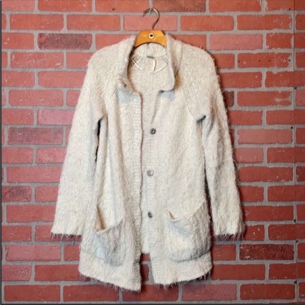 Free People Keep it Fuzzy cardigan NWOT Cream Eyelash sweater size XS - Picture 5 of 10